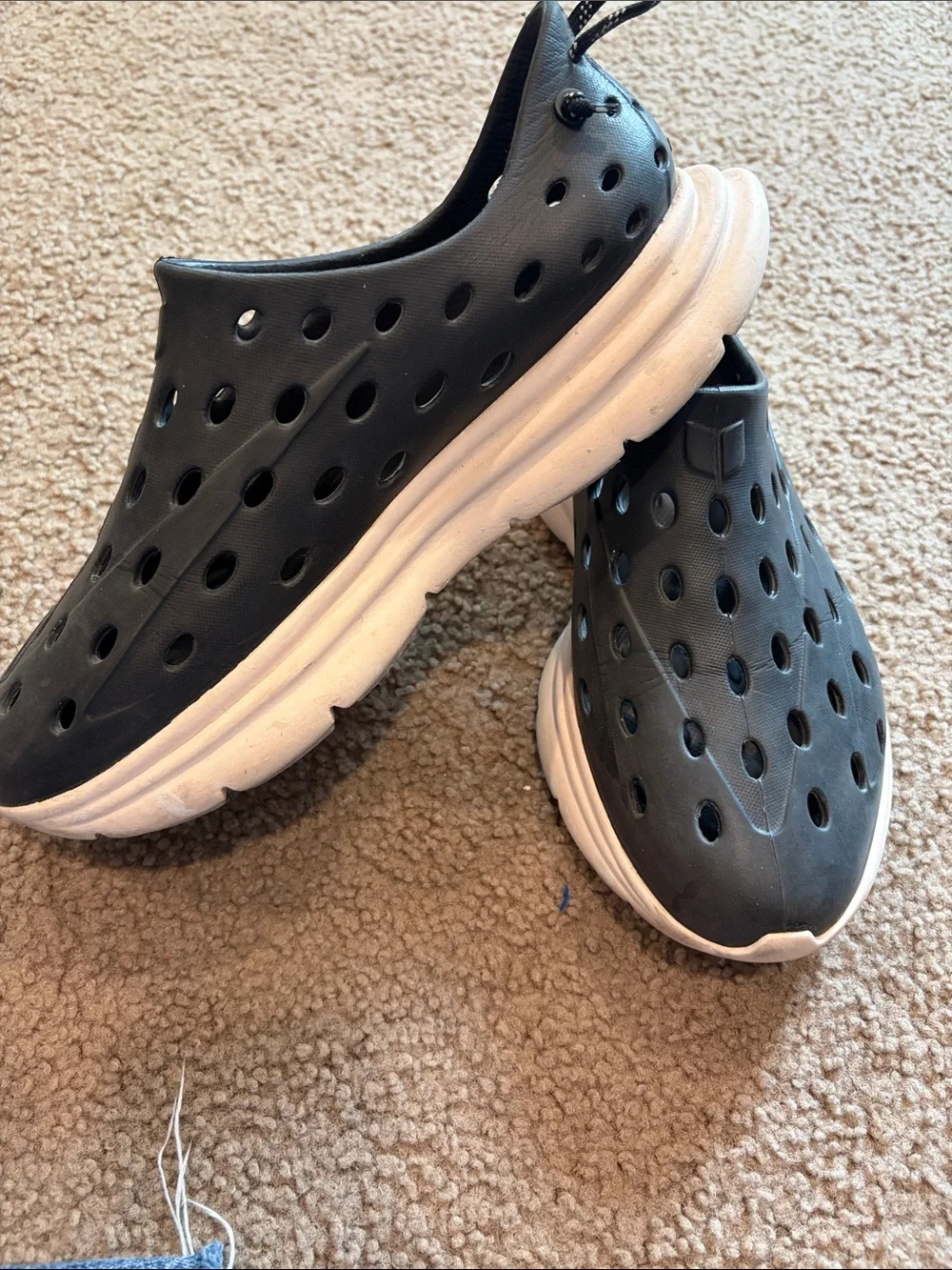 B69 Kane Men’s Size 10 B/W Shoes